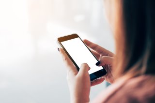 レディースコミックにハマっています（写真:iStock）