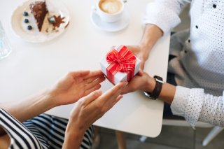 お金を使うのは彼女だけ！ なんてことも…（写真:iStock）