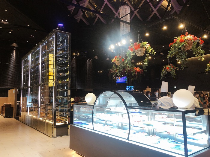 ステキなスイーツショーケース（Ｃ）コクハク