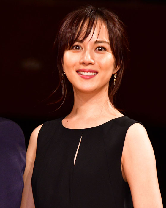 中島裕翔のお相手を務めた比嘉愛未（C）日刊ゲンダイ