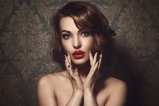 クリを内と外から挟んで…ダブルの刺激に昇天間違いなし!