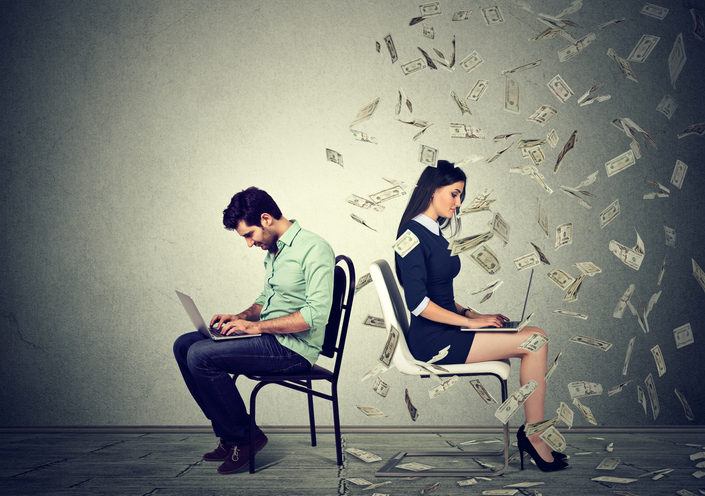 自分だけにお金をかけるタイプね…（写真:iStock）