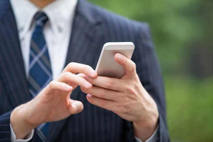 出会いはアプリ（写真:iStock）