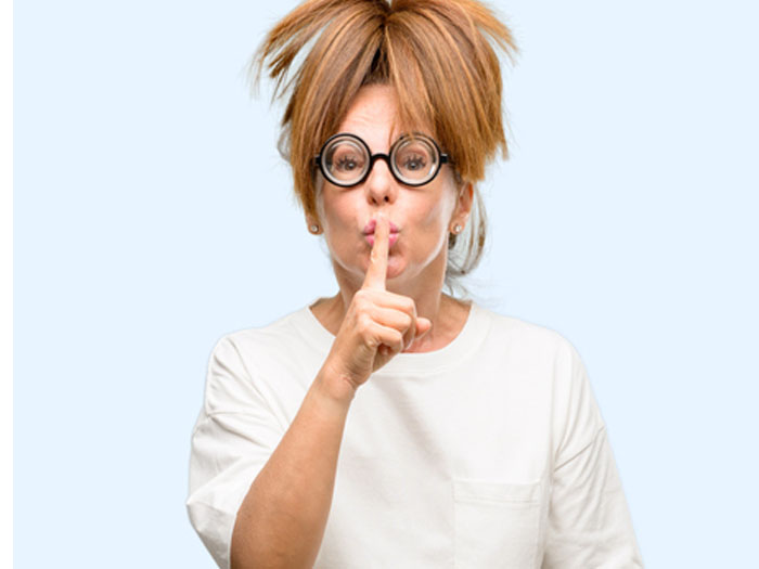 おばさんLINEにご用心（写真:iStock）