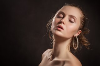 天神の豚しゃぶ個室でキス、彼の指がランジェリー越しに…#2