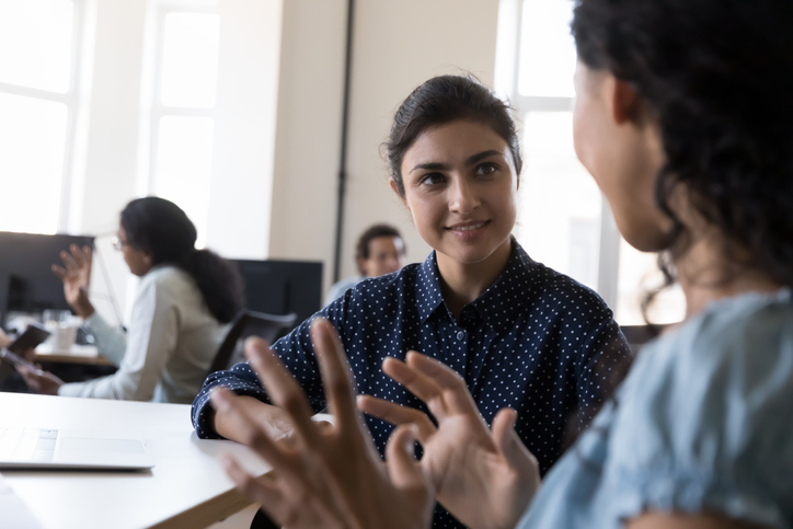 この人は聞き上手だから…（写真:iStock）