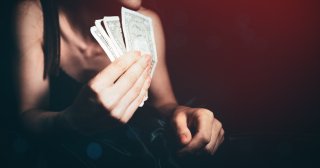 愛人収入は月10万円 アナル初体験&複数のパパと満喫してます