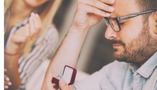 書類だけの妻がいいけど…レスなのに求婚した潔癖男の言い分