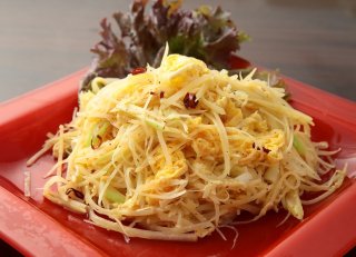 「じゃがいものシャキシャキ炒め」食感を楽しむエスニック風