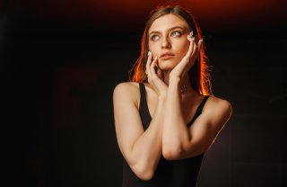 人気の「し」の字形バイブ、“指振愛撫”でGスポットを刺激♡