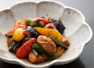 「福井ポーク、上庄里芋の黒糖炒め」黒糖で野菜をおいしく