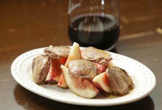 「鶏ハツ焼きとイチジク山椒風味」フルーツとハツと赤ワイン