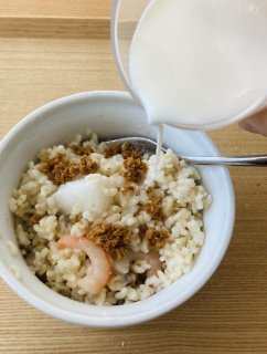 牛乳も冷たいままでOK（C）コクハク