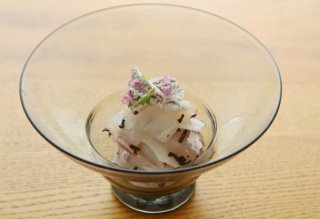 調味料は塩昆布だけ「鯛とカブの塩昆布和え」は日本酒でも白ワインでも