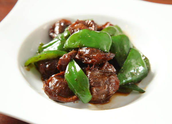 合う酒＝ビール、ワイン（Ｃ）コクハク