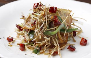 ドクダミの代わりに干し納豆でもOK「ドクダミの根と干し肉の炒め」