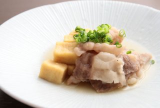 ちょい面倒でも高野豆腐は必須!「高野豆腐の揚げ浸しと牛肉の治部煮」