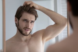彼の髪&頭皮は大丈夫？特徴4つでわかるハゲる男性の見抜き方