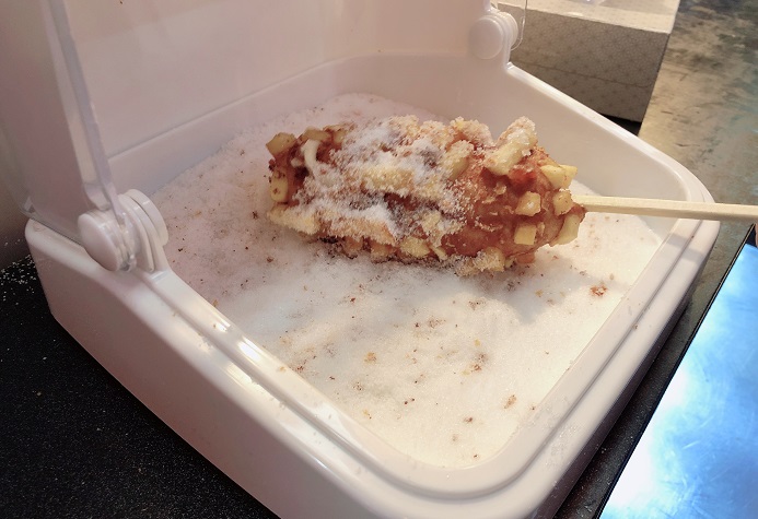 ポテトモッツァレラ米ハットグ 450円（税込＝以下同）／（C）コクハク