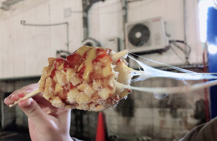 伸びるチーズが映え～（C）コクハク