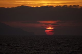 口永良部に日が沈む 海を眺めながら考えた 2023.3.27(月)