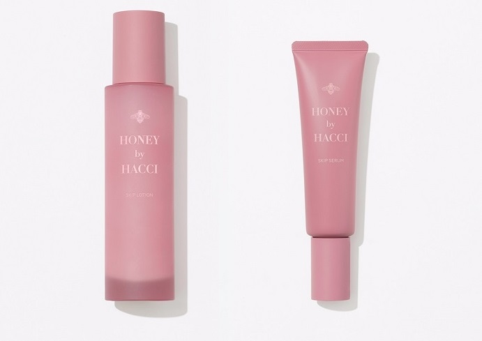 ＜画像左からHACCI スキップローション 150ml 4,500円、HACCI スキップセラム 50ml 6,600円＞