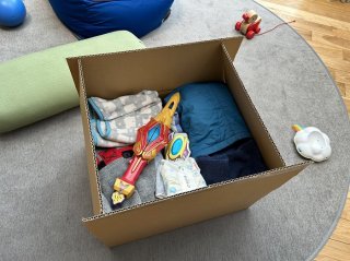 上に置かれたおもちゃの剣は、あとでこっそり出しました（C）コクハク