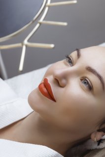 お手当は整形費用に…地味子だった26歳OLが尽き進む“愛人道”