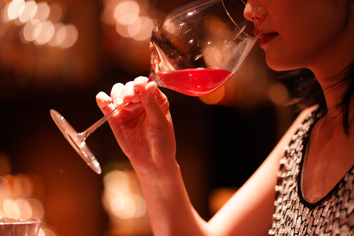 趣味はお酒です！（写真:iStock）