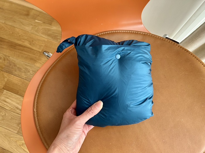 手荷物にも入る大きさに（C）コクハク