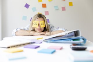 罪悪感は無用！しごでき女の在宅ワークは昼寝で効率アップ