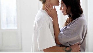 美人ヨガ講師がレズビアン専用マッチングアプリの沼に… #1