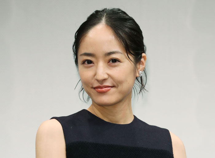 5歳から芸能活動を始め、この道30年以上。素敵な女優さんです（C）日刊ゲンダイ