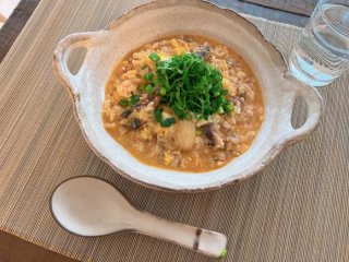 まだ寒さエグすぎ!買い物行かずに「蒲焼き缶」でアツアツさんま雑炊