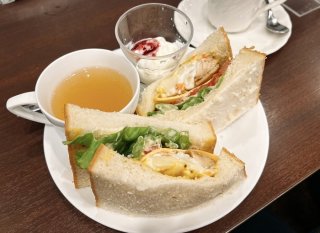 「新井モーニング」からのストリップ劇場へ 2023.2.28（火）