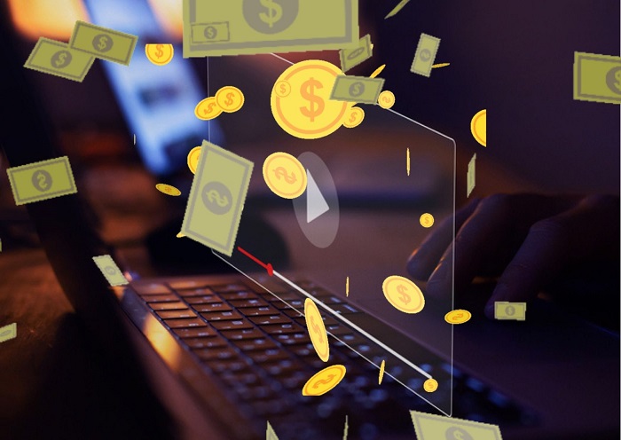 かなりの額を投げていた（C）コクハク