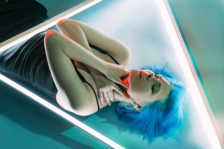 2つの刺激を楽しめる! クリを吸わせつつローターで乳首攻め