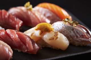 おいしいもの、食べよっ！（写真:iStock）