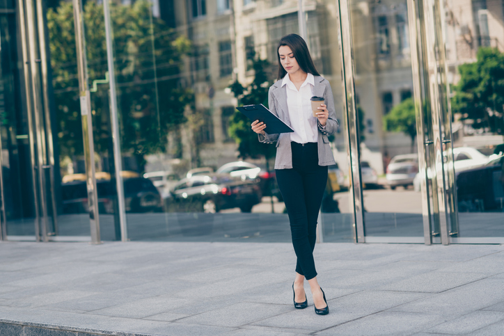 かっこいい女性はなぜモテる？（写真:iStock）