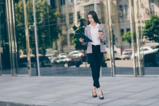 「かっこいい女性がモテる」説を検証! 男性が語る4つの条件