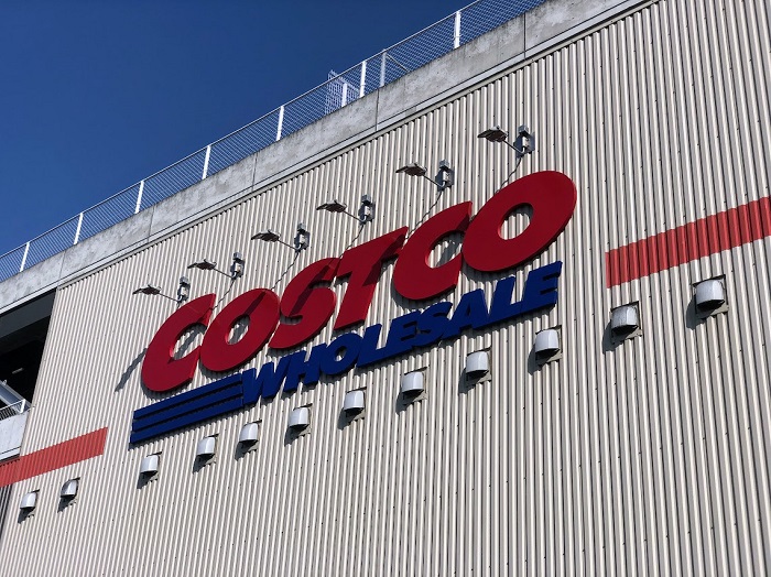 コストコの前ってたいてい渋滞するよね（C）コクハク