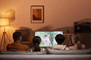 テレビの音量は8、トイレ掃除は素手…理解不能な夫の実家の謎ルール！