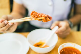 お肉ばっかり食べないで！（写真:iStock）