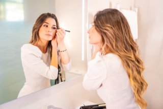 40代女性必見！ 老けて見えないアイライン5つのテクニック