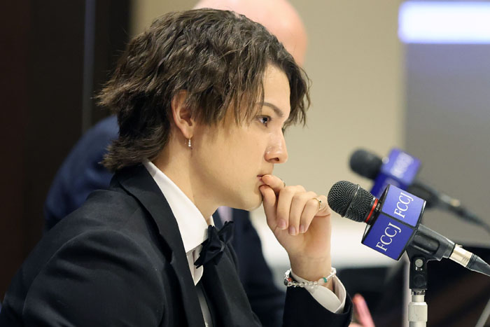 日本外国特派員協会で記者会見を行った元ジャニーズJr.のカウアン・オカモトさん（C）日刊ゲンダイ