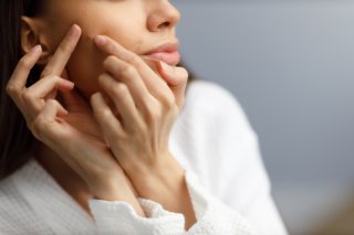 どんよりしてない？「40代肌の透明感」スキンケアとメイクの裏技