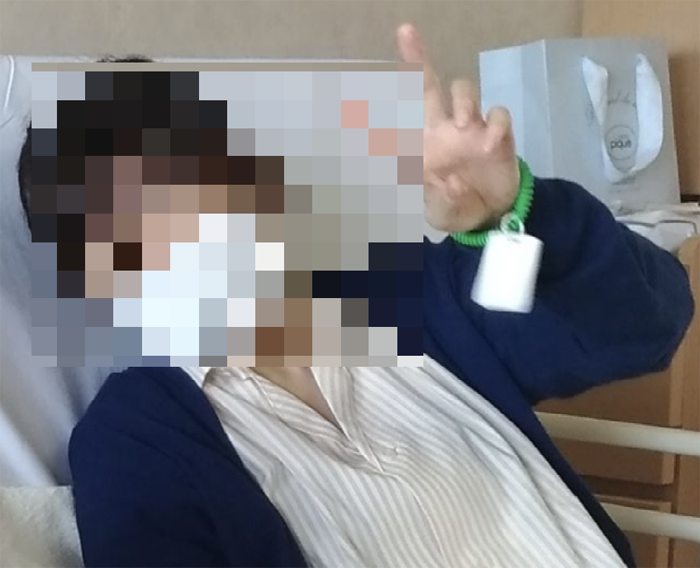 やせ我慢のピース（写真:石見かぐら）