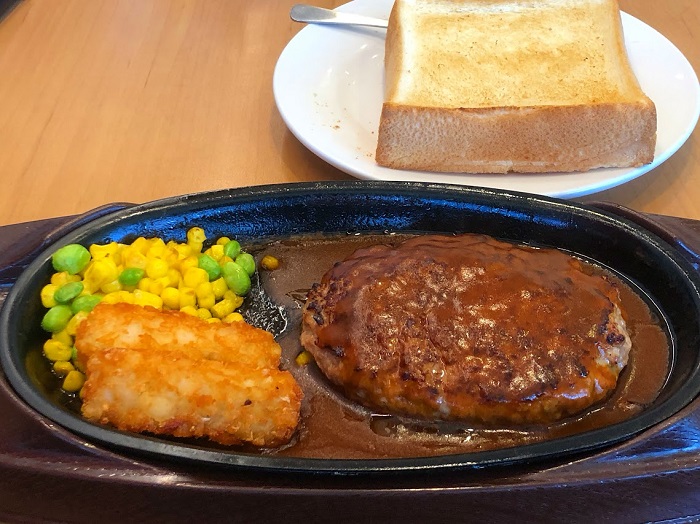 これ、朝ごはんなんだぜ（C）コクハク