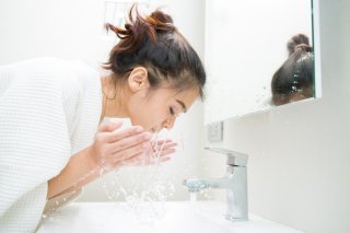 いつ洗うのが正解？寝起きも平気？ダブル洗顔不要クレンジング剤の使い方