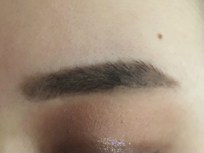 アイブロウ濃すぎ問題（C）コクハク